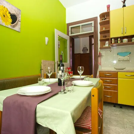 Vera 1714 Apartment Pula